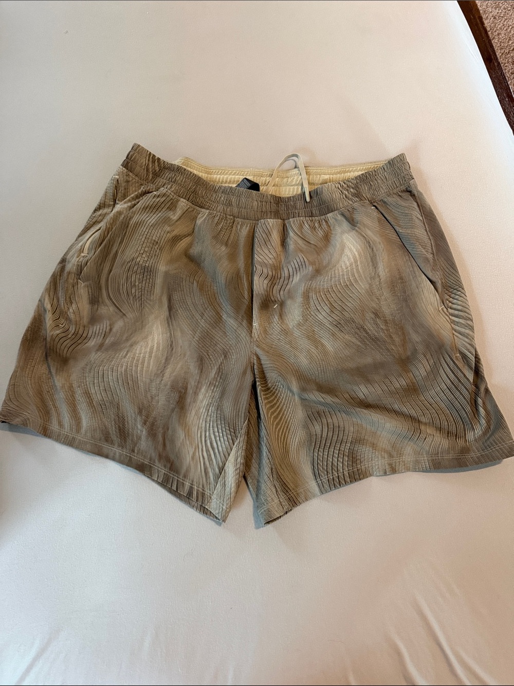 lululemon athletica Men's Wave-Print Athletic Shorts in green